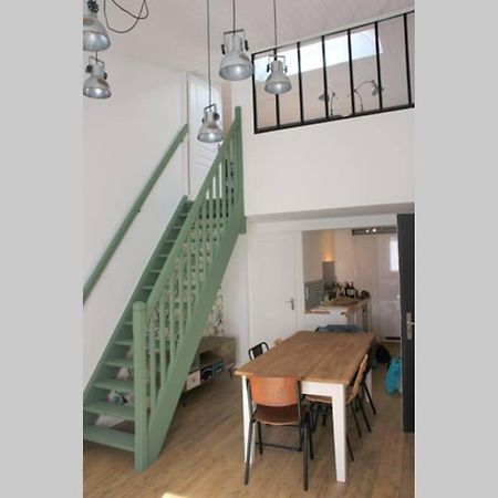 لا روشيل Superbe Duplex De 70M2 Avec 2 Chambres En Hyper Centre Au Calme Sur Cour Classe 3 Etoiles Avec Parking En Option المظهر الخارجي الصورة