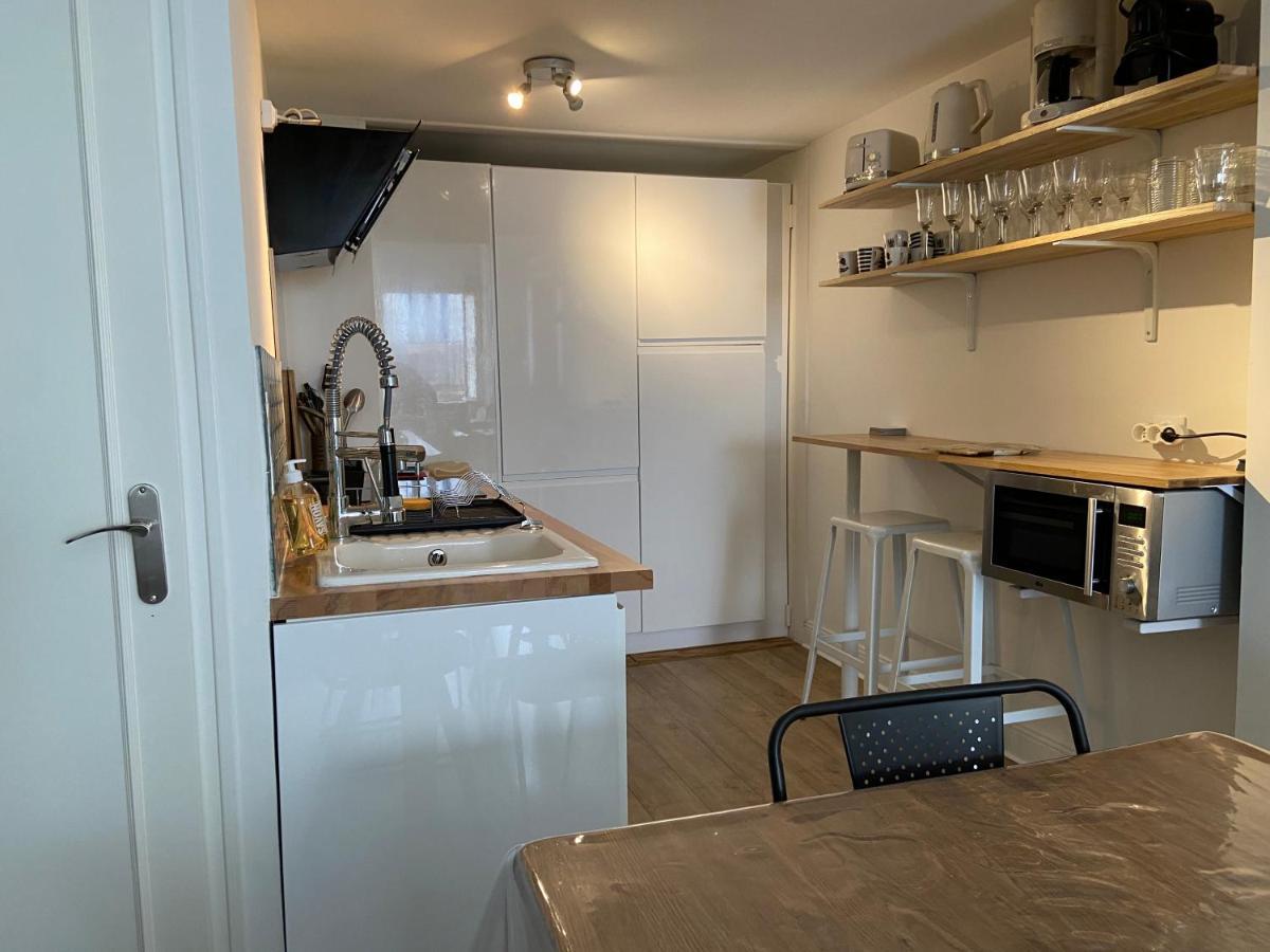 لا روشيل Superbe Duplex De 70M2 Avec 2 Chambres En Hyper Centre Au Calme Sur Cour Classe 3 Etoiles Avec Parking En Option المظهر الخارجي الصورة