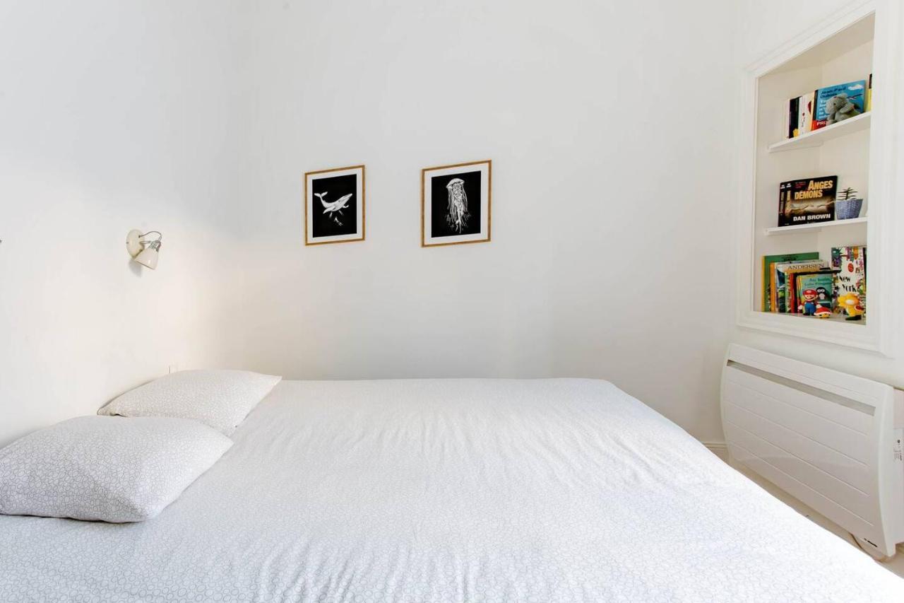 لا روشيل Superbe Duplex De 70M2 Avec 2 Chambres En Hyper Centre Au Calme Sur Cour Classe 3 Etoiles Avec Parking En Option المظهر الخارجي الصورة